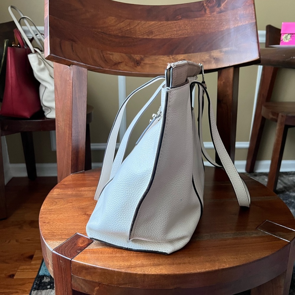 Coach Cream Vintage Soft Leather Multi Compartment Tote Bag - Picture 12 of 16